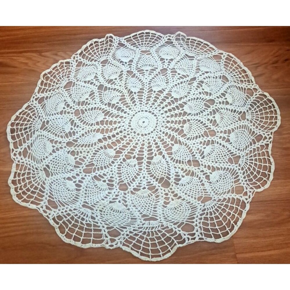 Vintage Centerpiece Doily Crochet White Round Fans Granny Cottage Farmhouse 26"